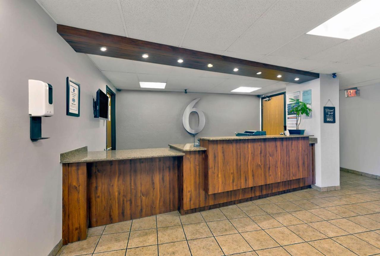 Motel 6-Oak Creek, Wi Zewnętrze zdjęcie